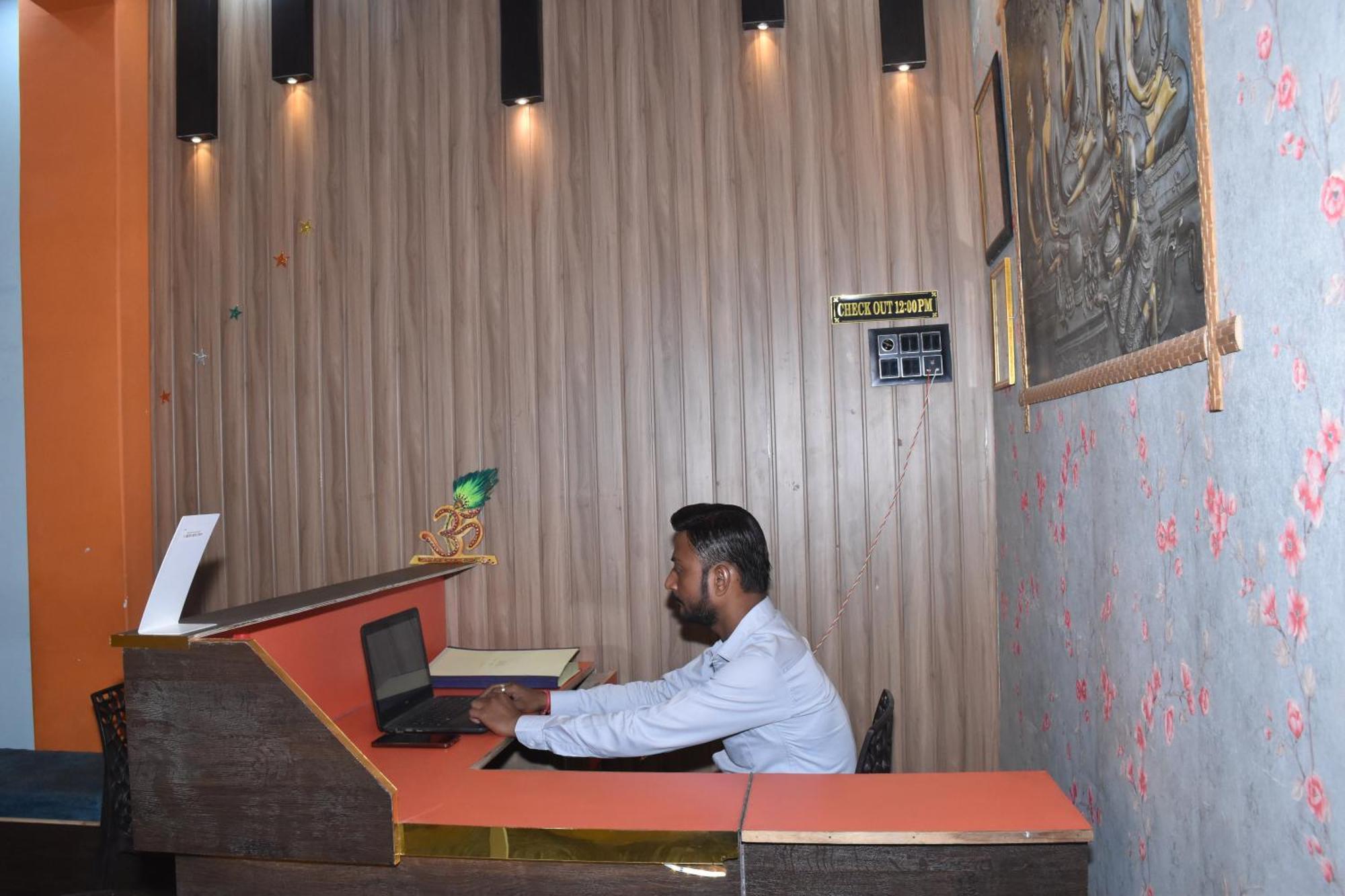 Veda'S Grand P.G Hotel Varanasi Ngoại thất bức ảnh